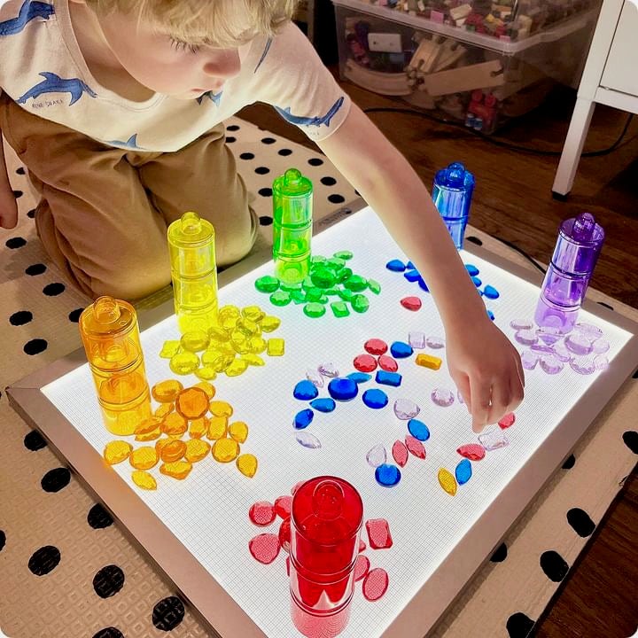 Environments Translucent Stacking Pegs 18 Pcs