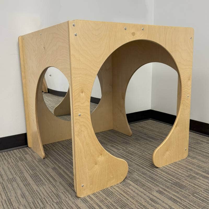 Woodlyn Explorer Cave 30inL x 30inW x 30inH