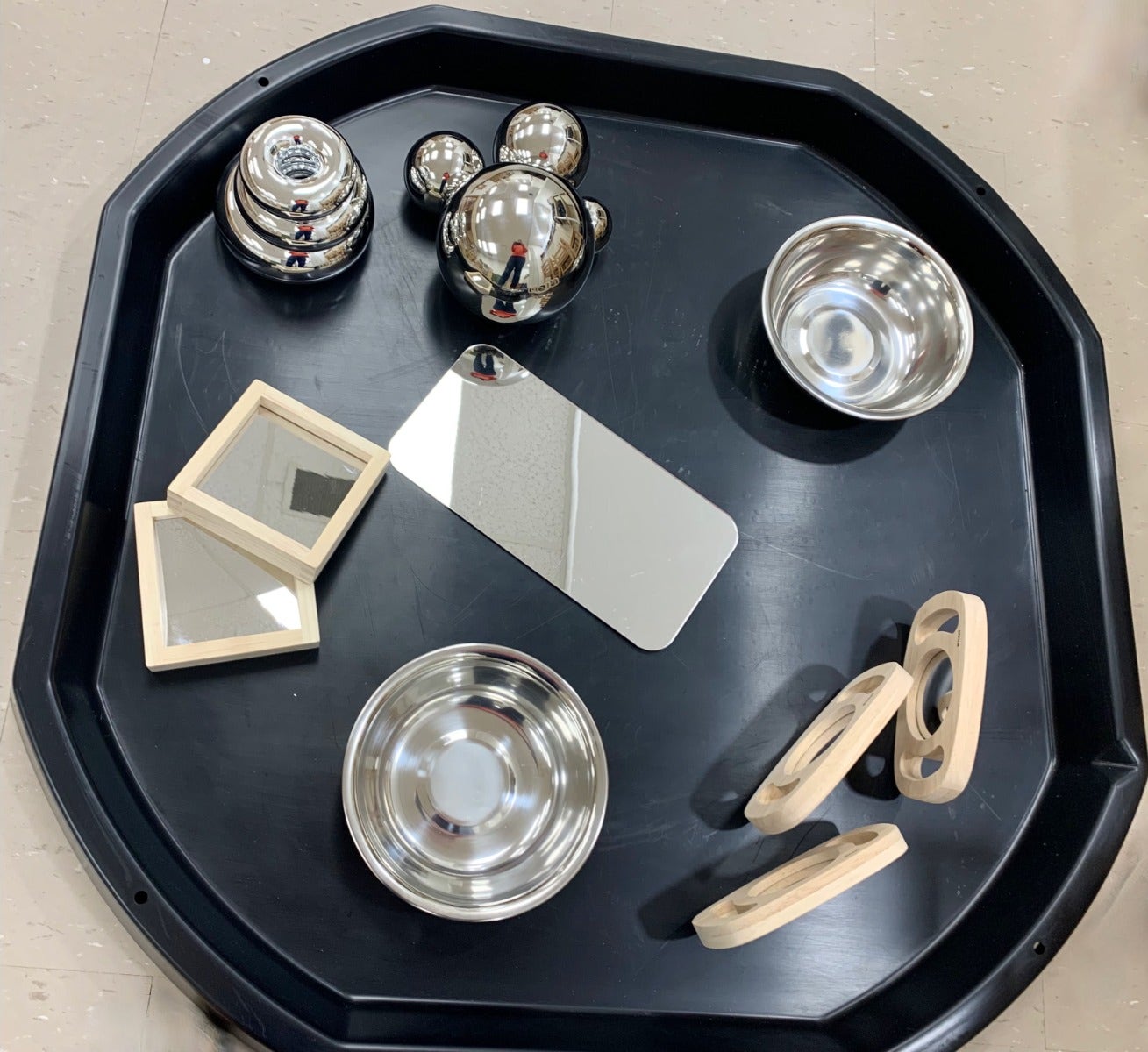 Easy Hold Plane Mirror