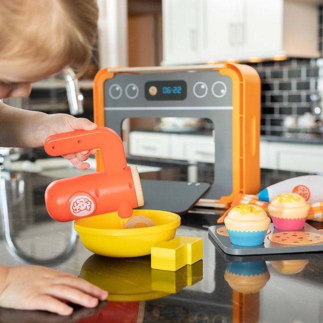 Pretendables Bakery by Fat Brain Toys