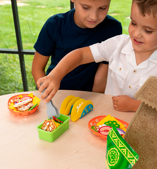 Pretendables Nacho Set by Fat Brain Toys