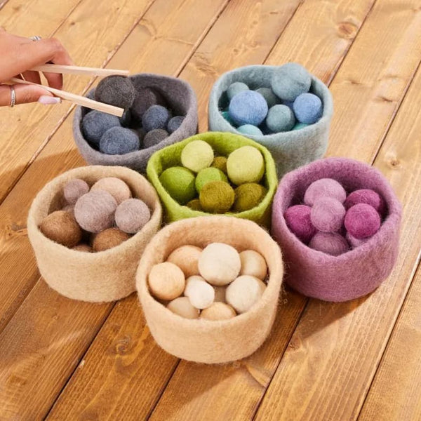Feltalas Bowls and Balls