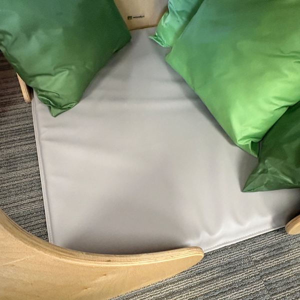 Woodlyn Explorer Cave & Mat Collection