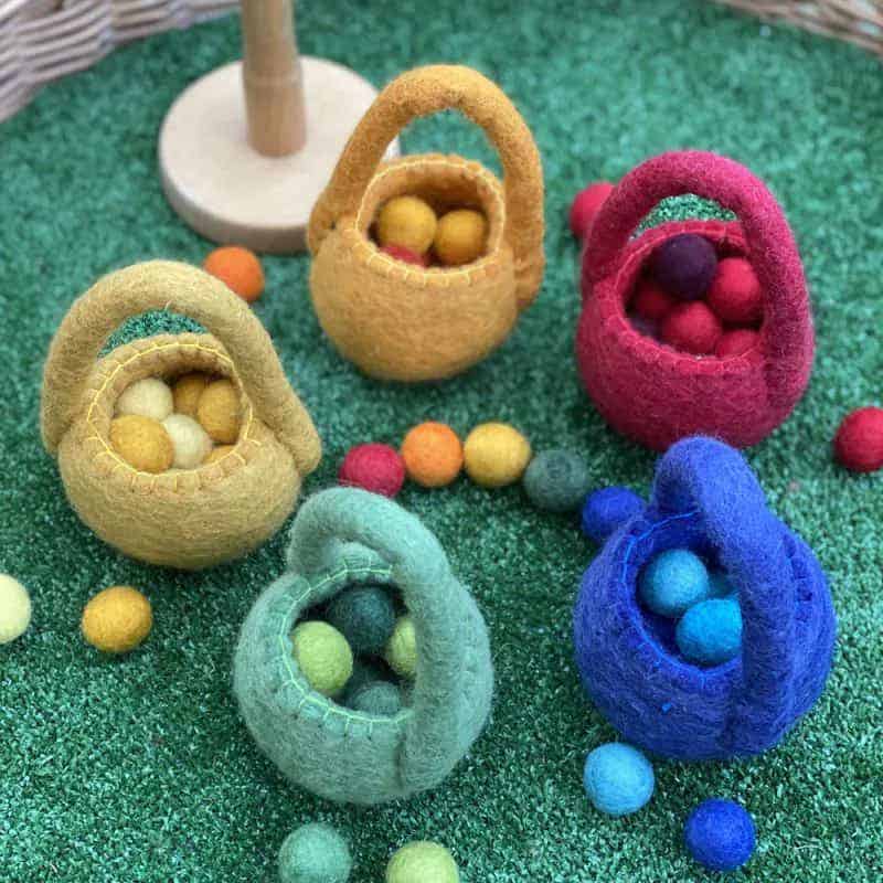 Felt Bags & Balls 5pk
