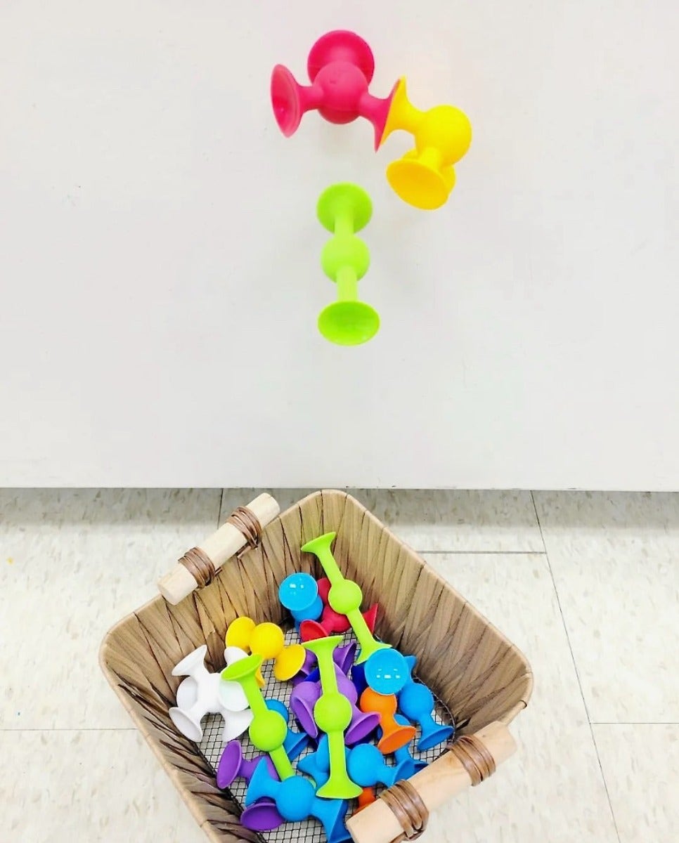 Squigz Starter Set by Fat Brain Toy