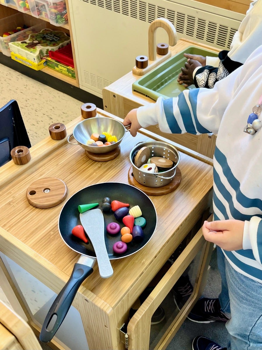 Make-Believe Kitchen Set