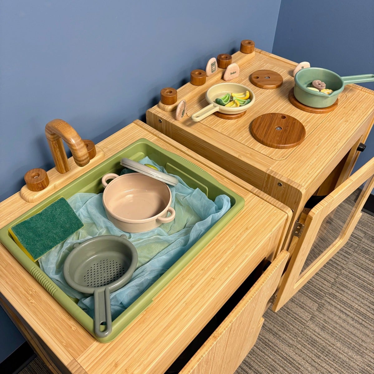 Make-Believe Kitchen Set