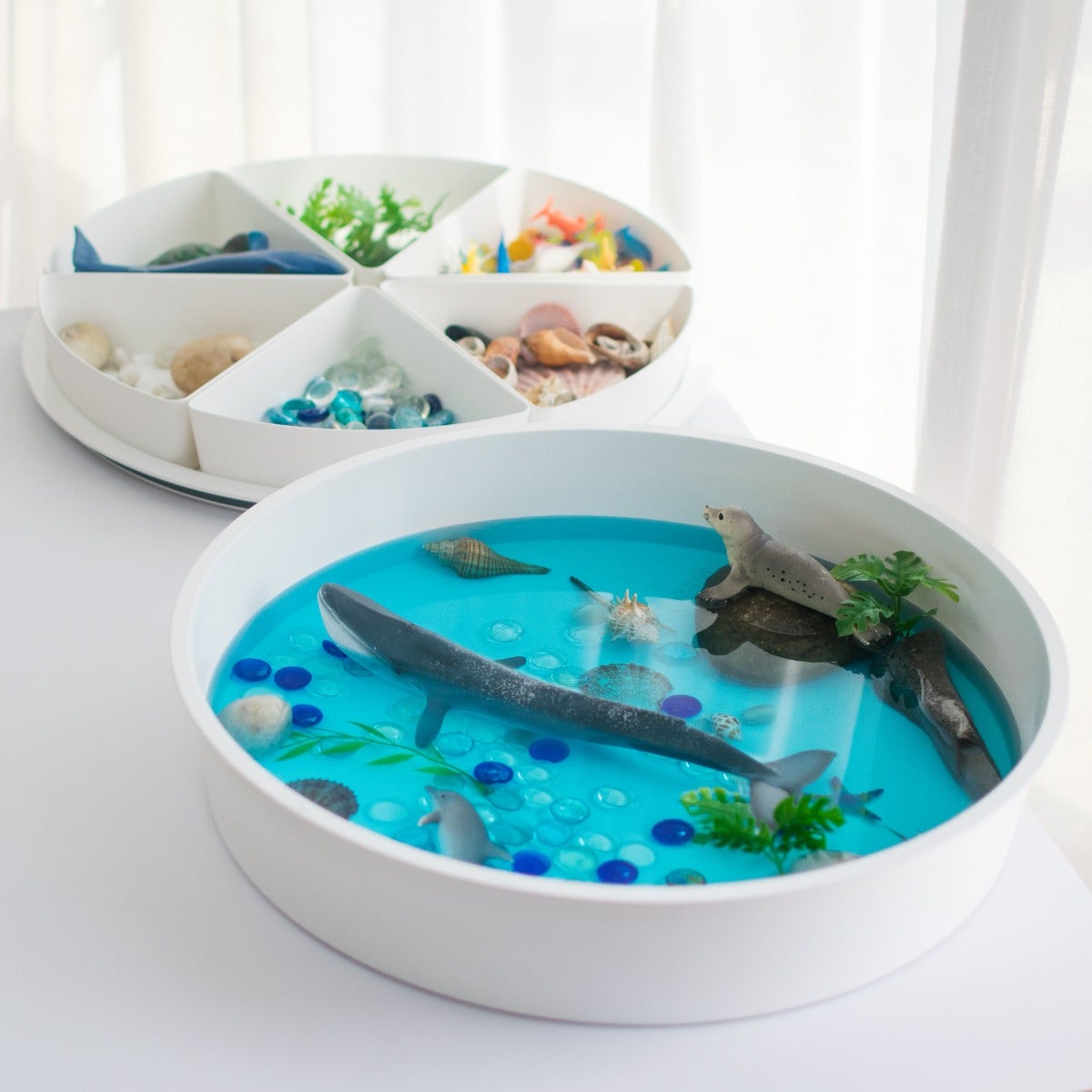 PlayTRAY with lid and removable compartments