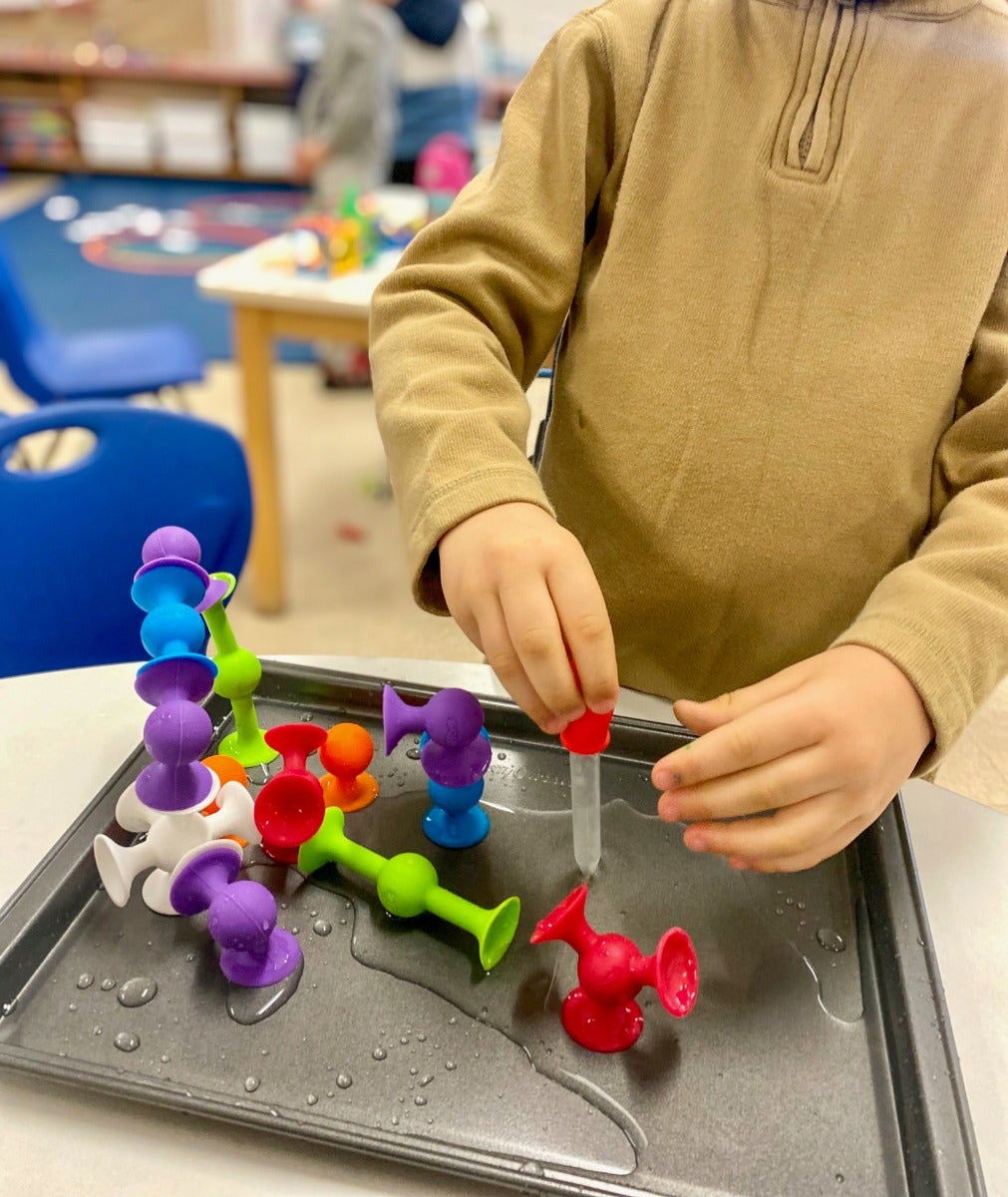 Squigz Starter Set by Fat Brain Toy