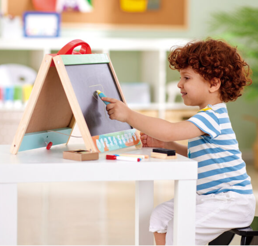 Store & Go Easel by Hape